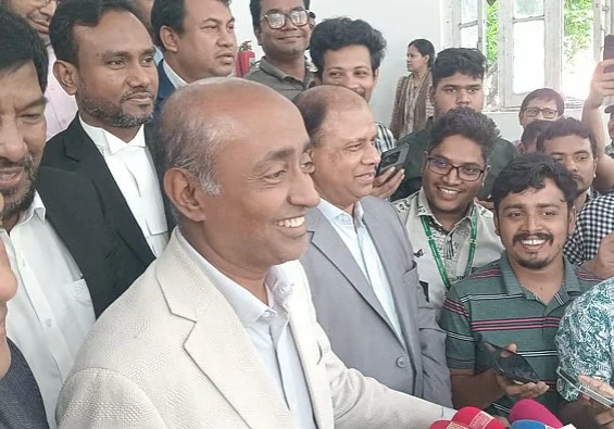 ‘মব ইজ আ রিঅ্যাকশন অব দ্য পিপল’ বা মব হচ্ছে জনগণের প্রতিক্রিয়া বলে মন্তব্য করেছেন আইনমন্ত্রী